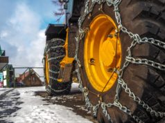 Potrebujú snehové reťaze aj traktory?